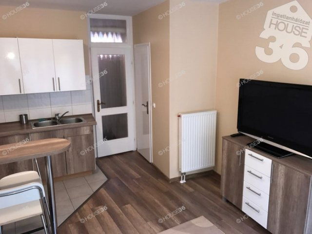 Eladó téglalakás, Kecskeméten 33.5 M Ft, 1 szobás