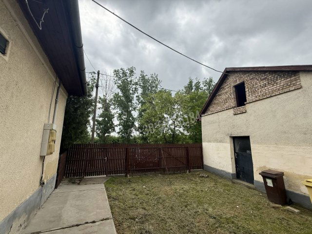 Eladó családi ház, Kabán 19.8 M Ft, 2 szobás