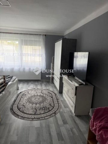 Eladó családi ház, Siklóson 50 M Ft, 5 szobás