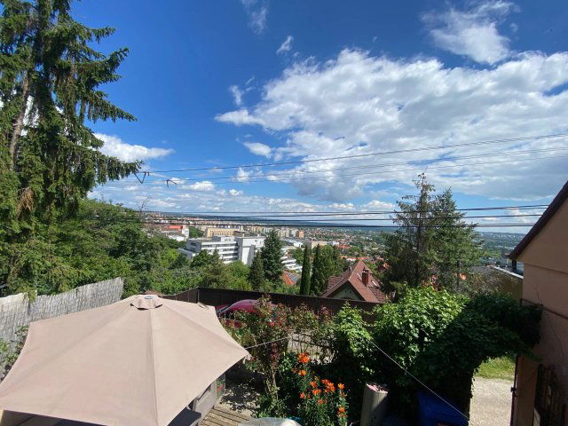 Eladó családi ház, Pécsett 66.9 M Ft, 4 szobás