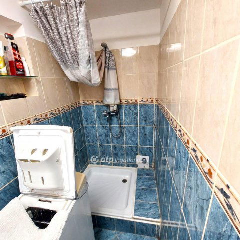 Eladó családi ház, Cegléden 44.9 M Ft, 1+2 szobás