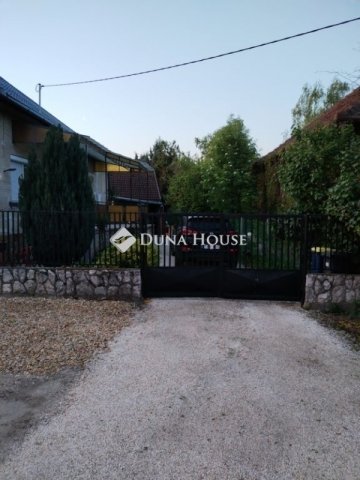 Eladó családi ház, Monoron 62.9 M Ft, 3 szobás