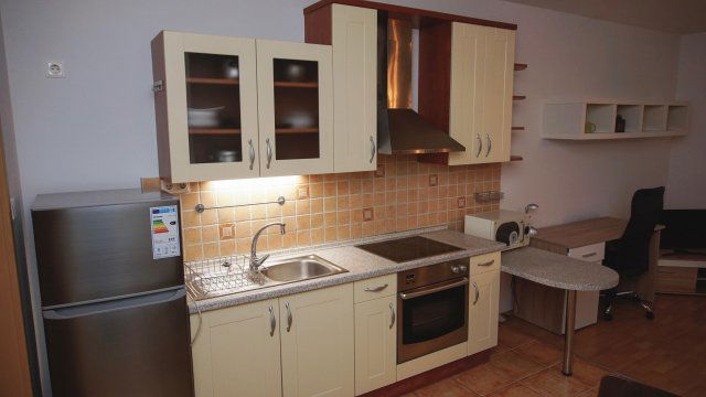 Kiadó téglalakás, albérlet, Pécsett 180 E Ft / hó, 1+1 szobás