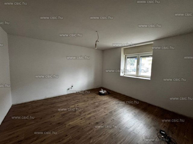 Eladó téglalakás, Dunakeszin 44.9 M Ft, 2 szobás