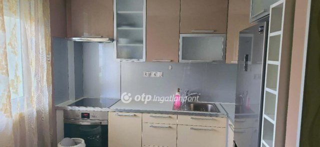 Kiadó téglalakás, albérlet, Debrecenben 350 E Ft / hó