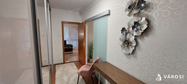 Eladó panellakás, Debrecenben 74.9 M Ft, 2+1 szobás