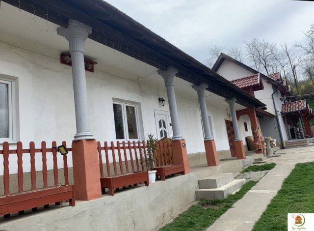 Eladó családi ház, Leányváron 149 M Ft, 7 szobás