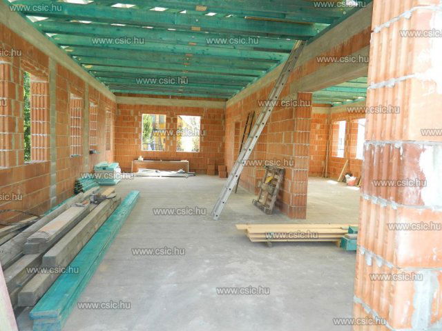 Eladó családi ház, Szigetmonostorban 112 M Ft, 6 szobás