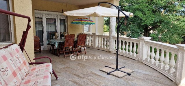 Eladó családi ház, Nyíregyházán 145 M Ft, 7 szobás