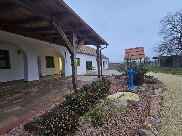 Eladó családi ház, Agyagosszergényben 78 M Ft, 4 szobás