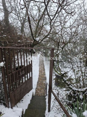 Eladó telek, Budapesten, III. kerületben 270 M Ft