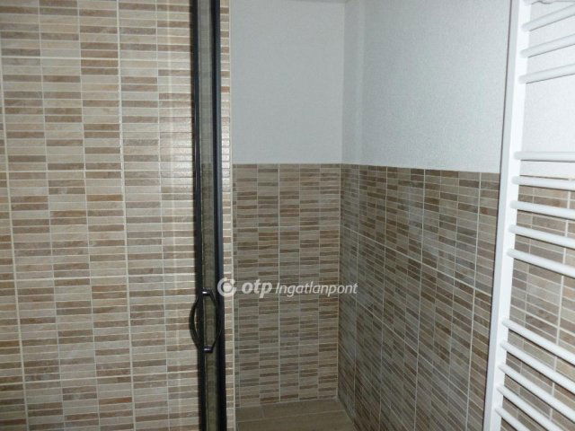 Eladó családi ház, Zalaszentgróton 35.9 M Ft, 2 szobás