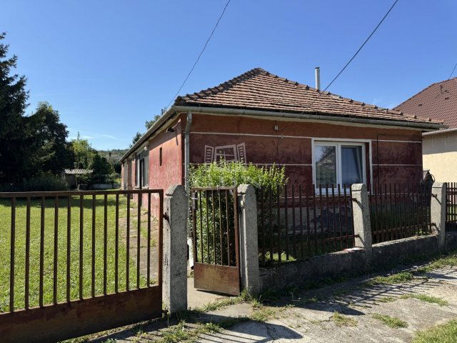 Eladó családi ház, Bodajkon 27.9 M Ft, 2 szobás