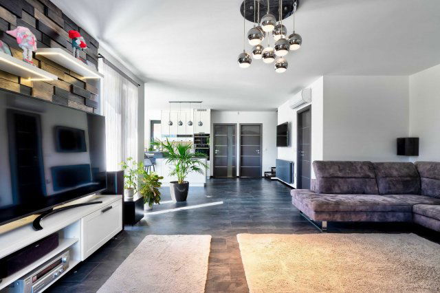 Eladó családi ház, Etyeken 269 M Ft, 5 szobás