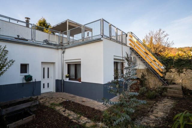 Eladó családi ház, Pécsett 109 M Ft, 2+1 szobás