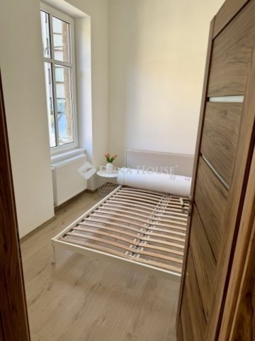 Eladó téglalakás, Budapesten, VI. kerületben 89.9 M Ft, 2 szobás
