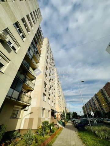 Eladó panellakás, Budapesten, XV. kerületben 62.5 M Ft, 2 szobás