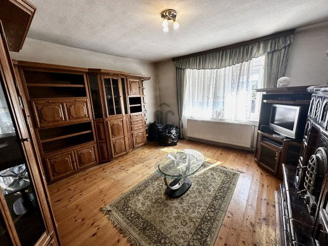 Eladó családi ház, Vasváron 54.9 M Ft, 8 szobás