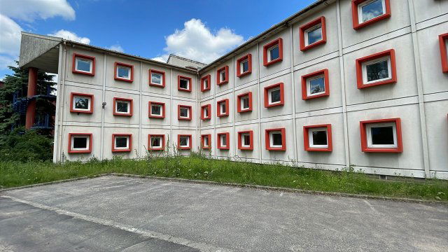 Eladó hotel, Törökbálinton 1084 M Ft, 99 szobás