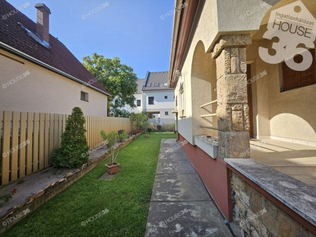 Eladó családi ház, Kecskeméten 69.9 M Ft, 2 szobás
