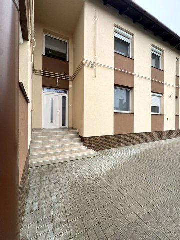 Eladó téglalakás, Hajdúböszörményen 83.9 M Ft, 3 szobás