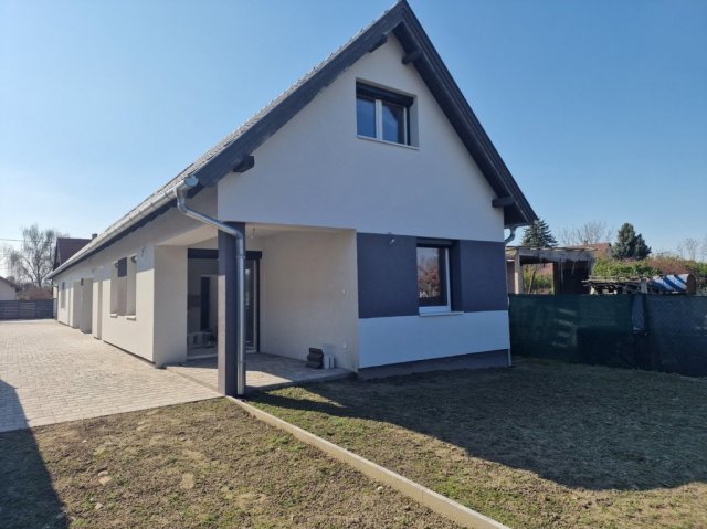 Eladó ikerház, Ráckevén 86 M Ft, 4 szobás