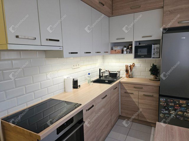 Eladó panellakás, Mosonmagyaróváron 47.9 M Ft, 2 szobás