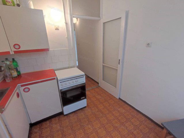 Eladó panellakás, Szolnokon 25.99 M Ft, 2 szobás