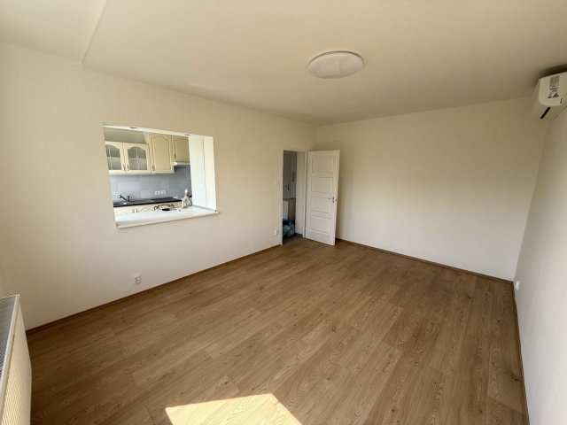 Kiadó téglalakás, albérlet, Debrecenben 220 E Ft / hó, 2 szobás