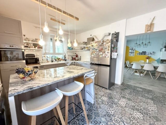 Eladó családi ház, Szalántán 149.9 M Ft, 10 szobás