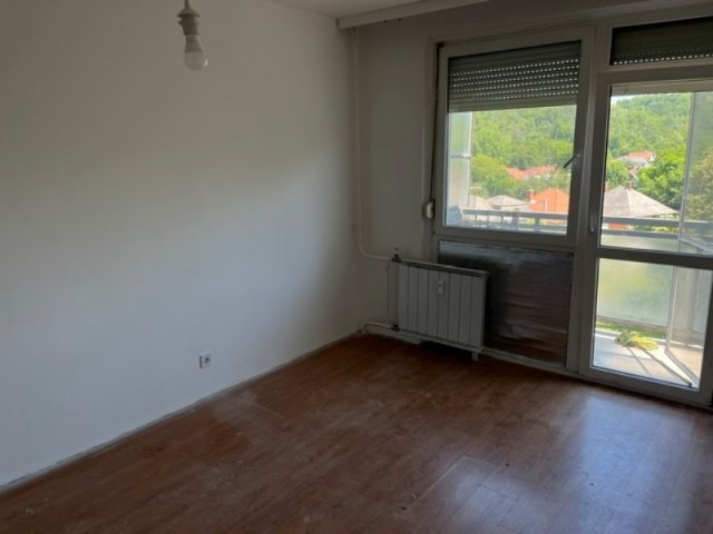 Kiadó panellakás, albérlet, Miskolcon 100 E Ft / hó, 1 szobás