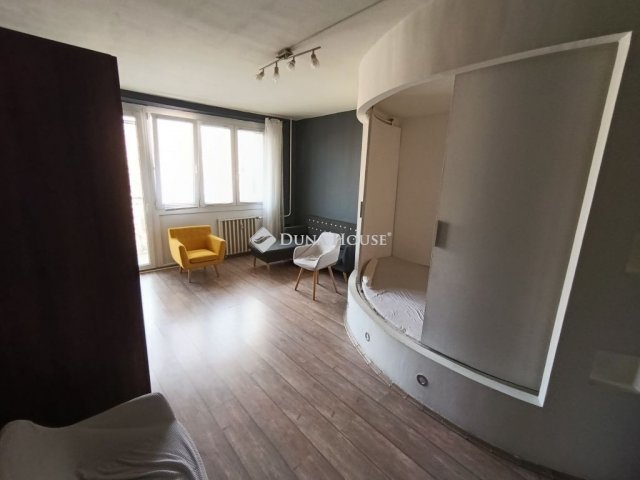Eladó panellakás, Kecskeméten 37.5 M Ft, 1 szobás