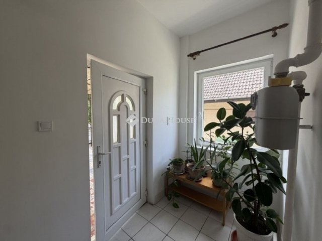 Eladó családi ház, Üllőn 89.9 M Ft, 2 szobás