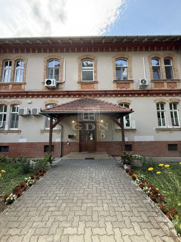 Eladó téglalakás, Székesfehérvárott 76 M Ft, 1+2 szobás