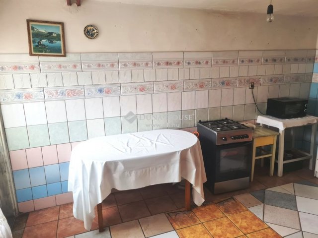 Eladó családi ház, Enyingen 41.5 M Ft, 6 szobás