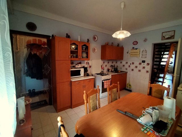 Eladó családi ház, Mesztegnyőn 44.99 M Ft, 5 szobás
