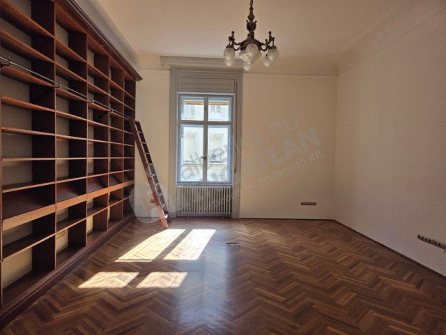 Kiadó téglalakás, albérlet, V. kerületben, Perczel Mór utcában