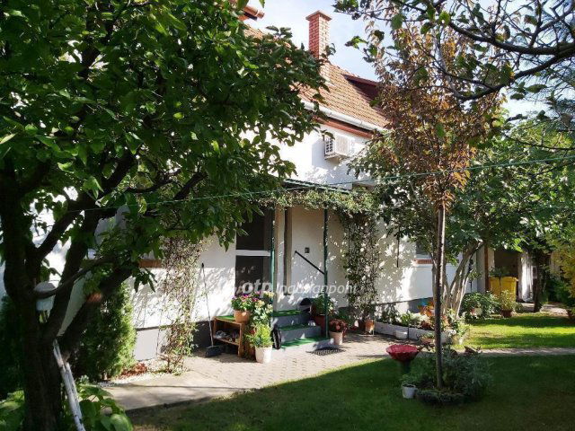 Eladó családi ház, Gyulán 69 M Ft, 4+2 szobás