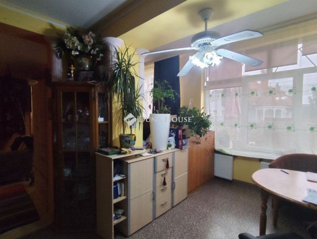 Eladó családi ház, Cegléden 78.9 M Ft, 4 szobás