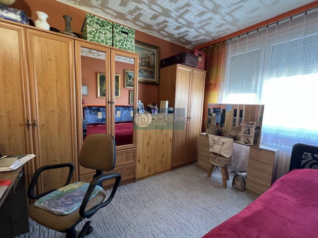 Eladó panellakás, Kazincbarcikán 31.9 M Ft, 3+1 szobás