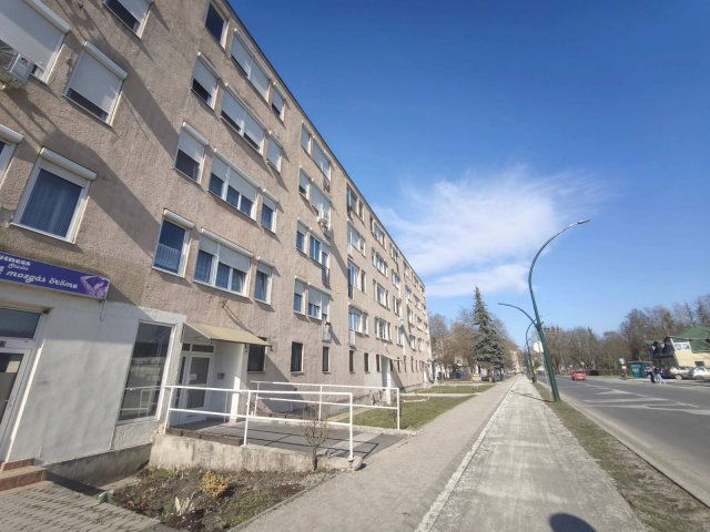 Eladó téglalakás, Kazincbarcikán 23.5 M Ft, 1+2 szobás