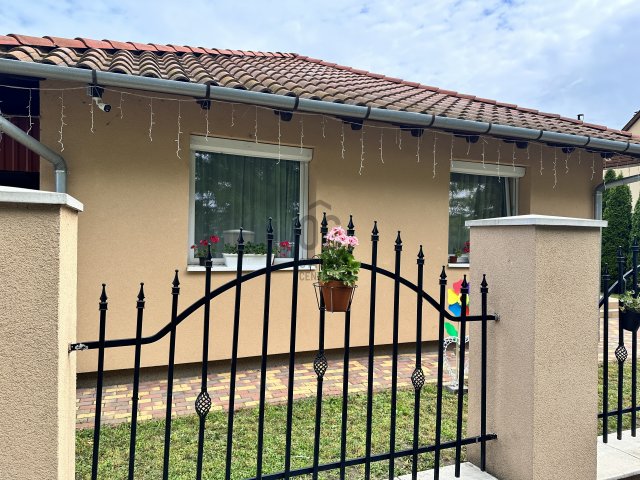 Eladó családi ház, Szolnokon 73.9 M Ft, 3 szobás