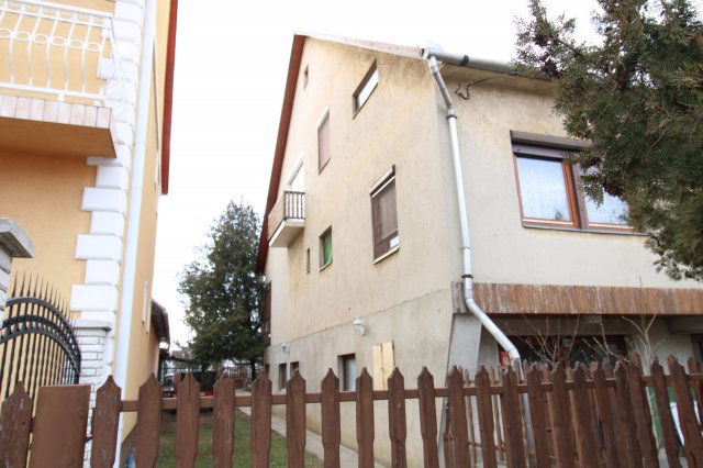 Eladó családi ház, Kartalon 69 M Ft, 5+4 szobás