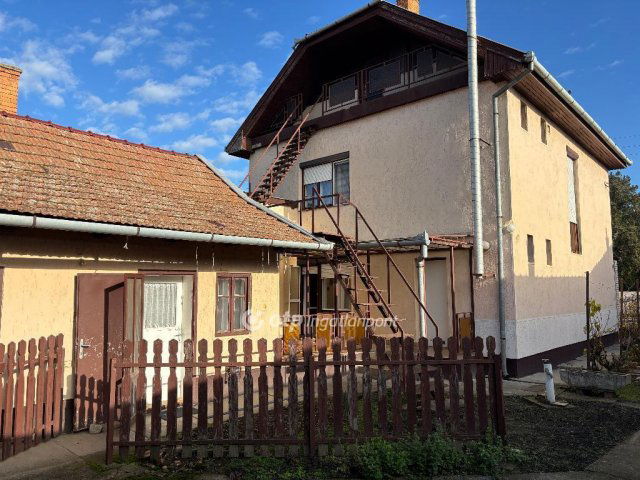 Eladó családi ház, Békésen 49.9 M Ft, 3+1 szobás
