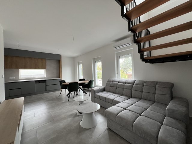 Eladó ikerház, Kaposváron 99 M Ft, 5 szobás