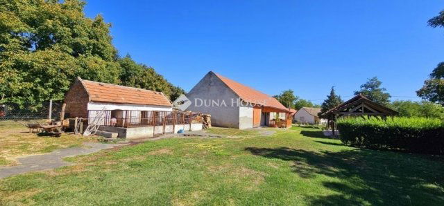 Eladó családi ház, Baksán 51.99 M Ft, 4 szobás