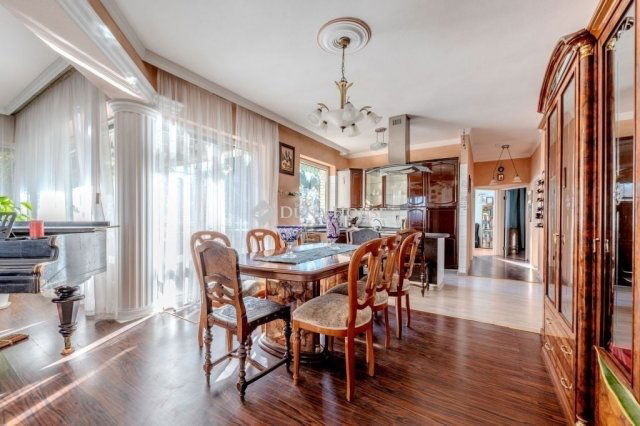 Eladó családi ház, Veresegyházon 157 M Ft, 6 szobás