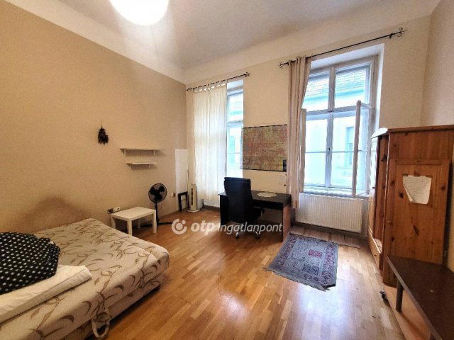 Eladó téglalakás, Budapesten, VI. kerületben 150 M Ft, 4 szobás