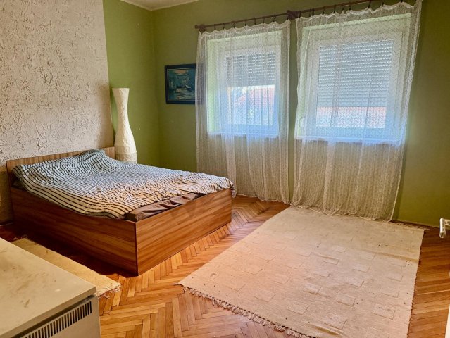 Eladó téglalakás, Komáromban 30 M Ft, 1+1 szobás