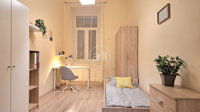 Kiadó téglalakás, albérlet, Szegeden, Petőfi Sándor sugárúton